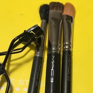 Mac brush lot/set firm 20$